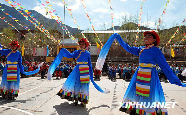 拉萨迎接首个&apos;西藏百万农奴解放纪念日&apos;[组图]