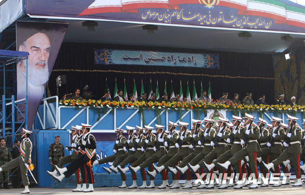 阅兵式,伊朗总统,内贾德,建军节,德黑兰,装甲部队,军用飞机,武器装备,坦克,武官