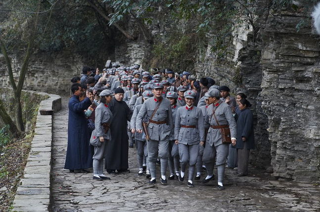 电视剧《杀出绝地》分集剧情介绍