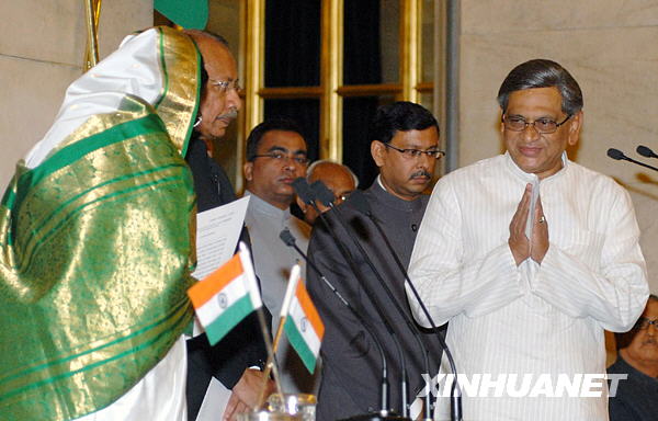 新一届印度内阁成员宣誓就职