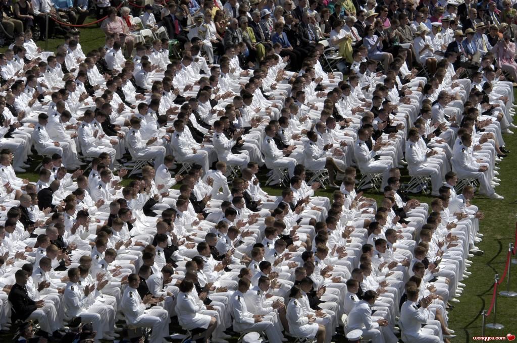 美國海軍軍官學(xué)校畢業(yè)典禮[組圖]