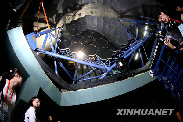 中国架起世界光谱望远镜之王 高度超15层楼[组图]