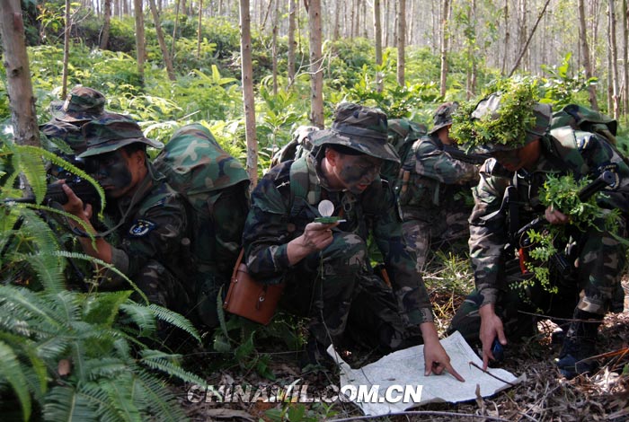 海軍陸戰(zhàn)隊(duì)“兩棲蛙人”訓(xùn)練探秘[組圖]