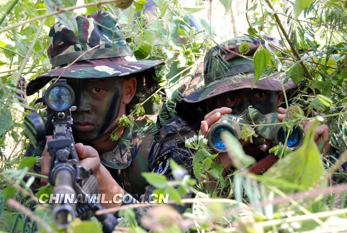 海軍陸戰(zhàn)隊“兩棲蛙人”訓(xùn)練探秘[組圖]