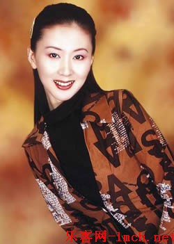 <em>汤加丽</em>再出人体写真 新片裸露只为人体艺术(图