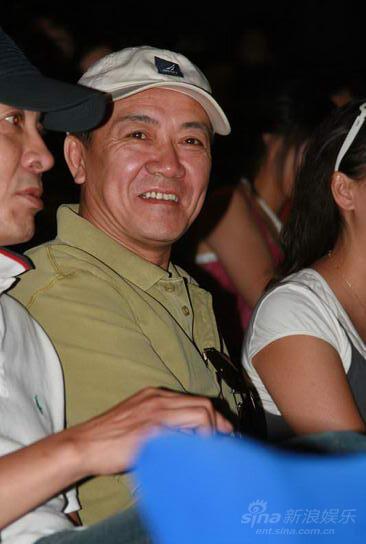 李幼斌刘威捧场观看《嫁给经济适用男》(组图)