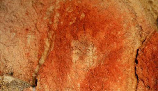 欧洲史前壁画上发现远古女人手印[组图]