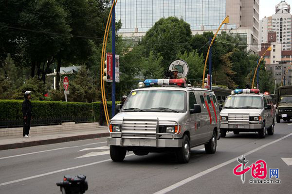 乌鲁木齐 新疆 街头 军车