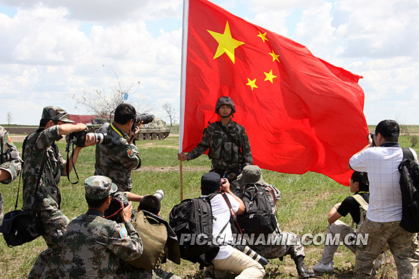 中俄軍演首次分練 中方特種兵釋放無人機[組圖]