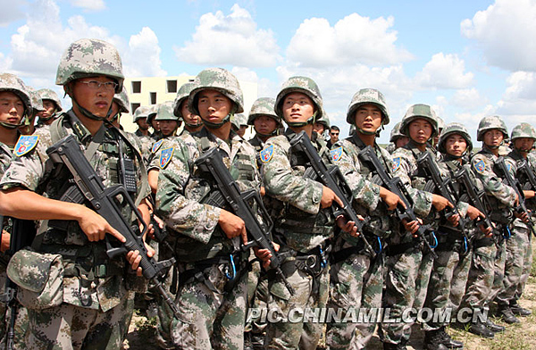 中俄軍演首次分練 中方特種兵釋放無人機[組圖]