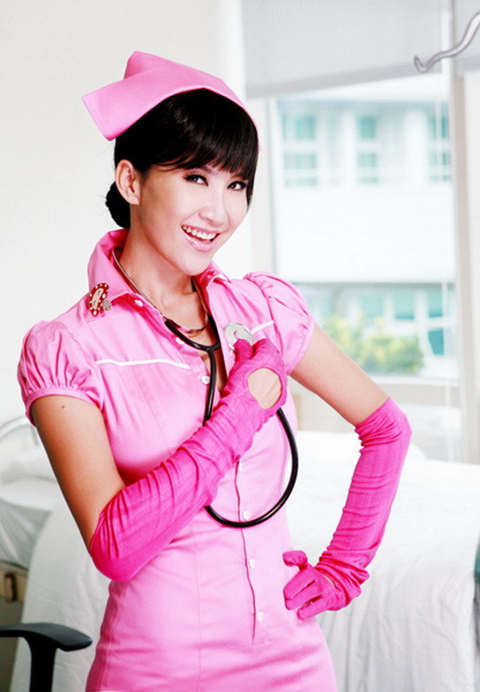 李玟扮护士