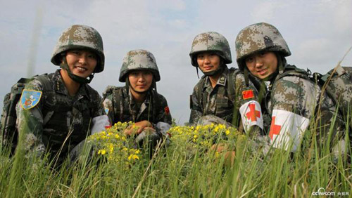 女兵 衛(wèi)勤分隊 我軍 醫(yī)療兵 中俄軍演 和平使命 野營 反恐 軍事演習 風景美