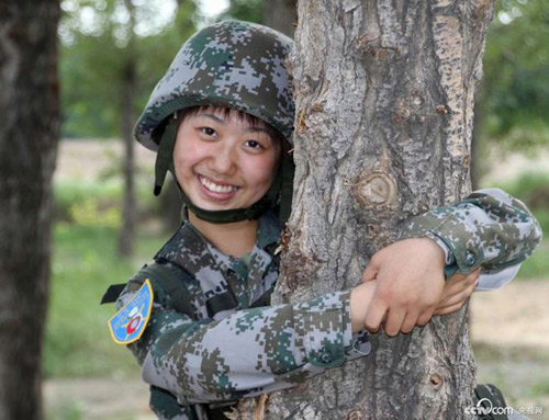 女兵 衛(wèi)勤分隊 我軍 醫(yī)療兵 中俄軍演 和平使命 野營 反恐 軍事演習 風景美