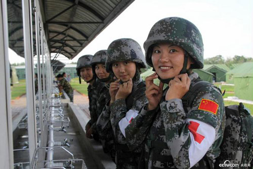 女兵 衛(wèi)勤分隊(duì) 我軍 醫(yī)療兵 中俄軍演 和平使命 野營(yíng) 反恐 軍事演習(xí) 風(fēng)景美