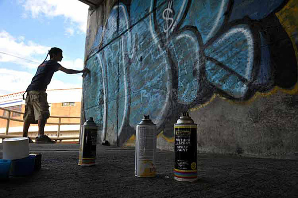 主题涂鸦作品令人驻足