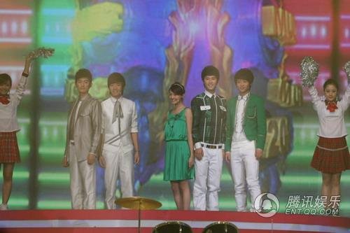 7月3日<em>快乐女声 开场</em>秀 第2 、3首歌叫什么_音