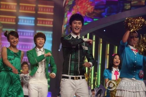 7月3日<em>快乐女声 开场</em>秀 第2 、3首歌叫什么_音