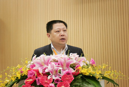 上海市委常委、宣传部部长王仲伟致辞