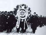 震撼：周恩来在朝鲜志愿军烈士墓前[组图]