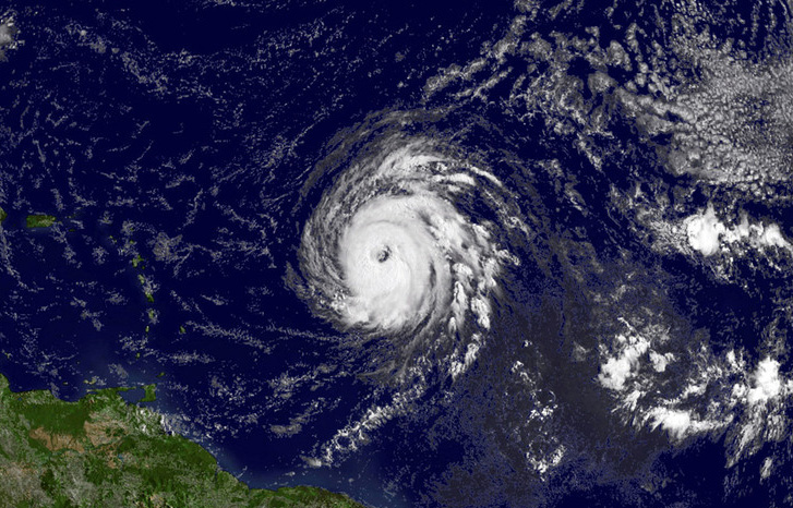 '比尔'已加强为3级飓风 正在向美国东海岸逼近[组图]