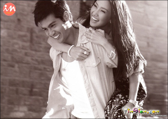 泰国第一<em>美女noon</em>和男友拍写真 街头深情相拥