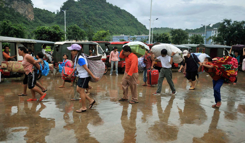 缅甸果敢发生武装冲突 过万难民涌入中国[组图]