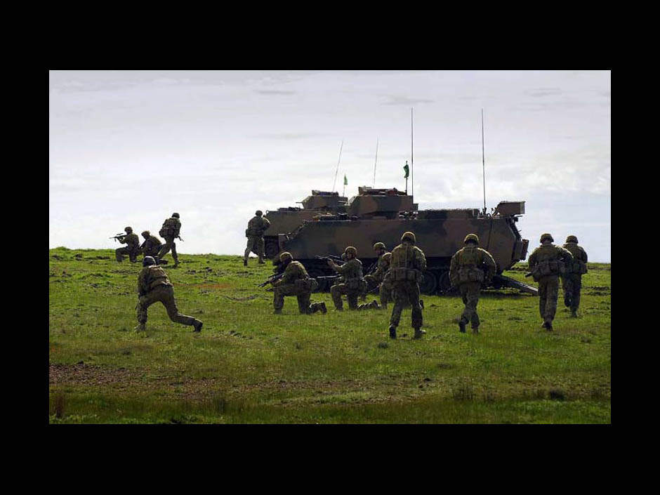 2009年9月4日,在澳大利亚帕克普尼欧军事基地举行的训练演习中