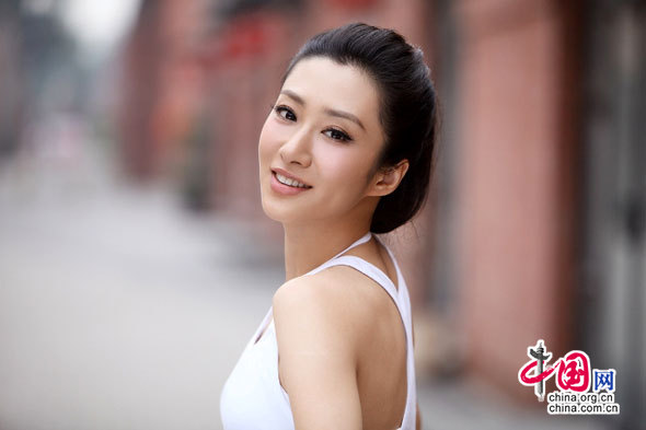 刘思彤户外清纯写真 简单随意自然