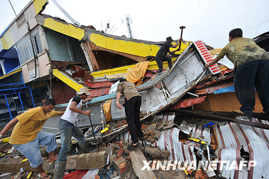 印尼地震可能致數千人死亡