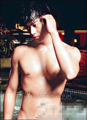 男星显肌肉+谁更刚猛