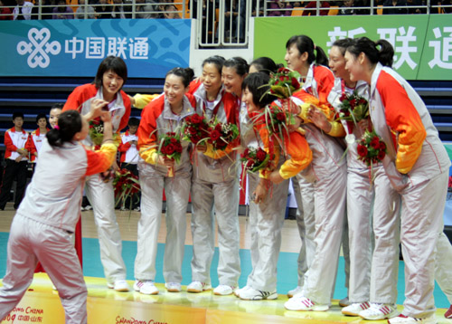 图文-全运会女排决赛天津3-1辽宁失利难掩好心情