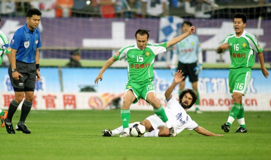 图文-[中超]天津泰达0-0北京国安托马西竭尽全力