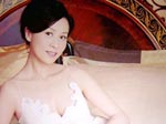 女星在床榻上的妩媚身姿