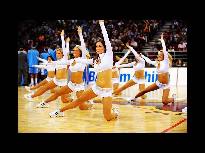 随着NBA新赛季的来临，NBA宝贝们也投入了紧张的工作中，性感如昔的女郎们，新赛季也有新气象。