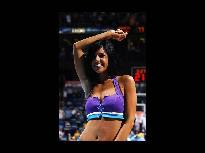 随着NBA新赛季的来临，NBA宝贝们也投入了紧张的工作中，性感如昔的女郎们，新赛季也有新气象。