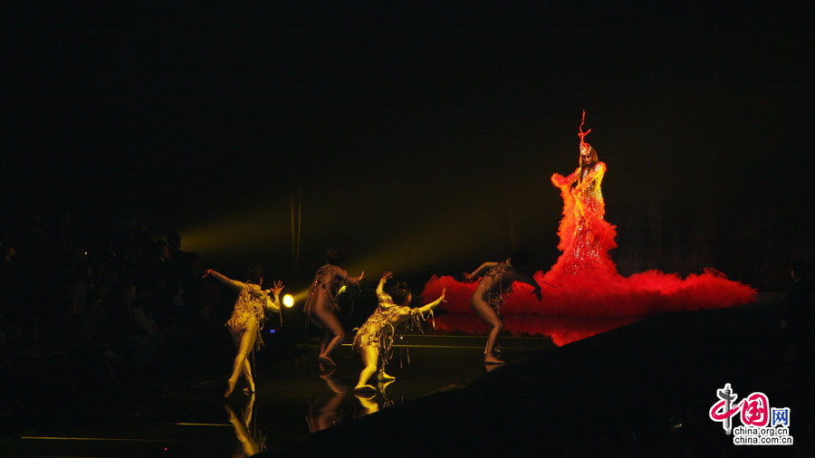 郭培上演繁华美梦之一千零二夜