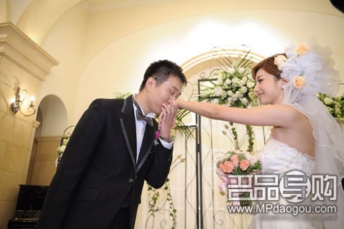 瑞丽模特洛瑶婚礼全程实录(图) - 安一安一 - xzh19661966 的博客