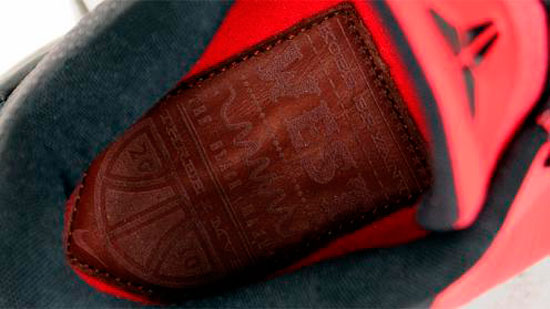 全明星战靴似阿凡达 科比PK詹姆斯_NBA2009-2010赛季