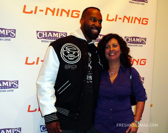 李宁美国波特兰专卖店正式启动 bd亮相戴维斯