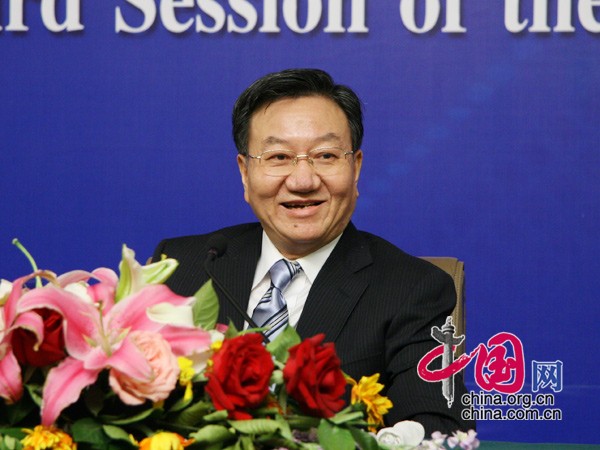 商务部负责人搞活流通促进消费集体采访 - 2