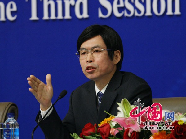 商务部负责人搞活流通促进消费集体采访 - 2