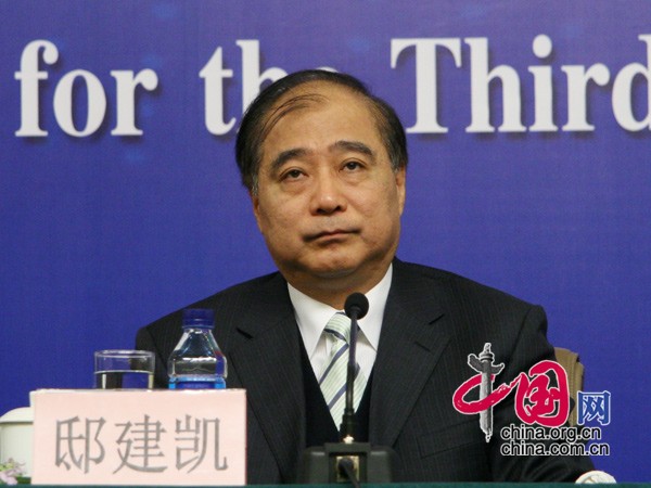 商务部负责人搞活流通促进消费集体采访 - 2