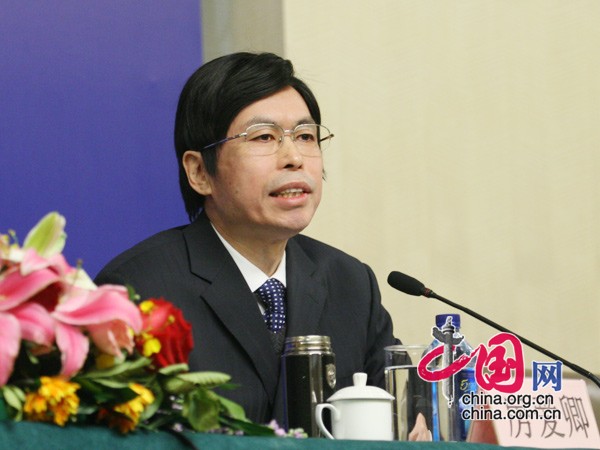 商务部负责人搞活流通促进消费集体采访 - 2