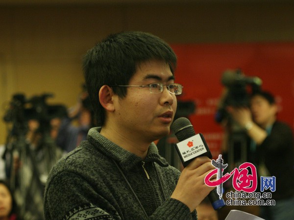 商务部负责人搞活流通促进消费集体采访 - 2