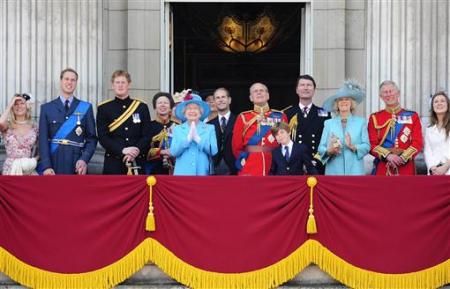 那些资深的英国王室成员则可能在65岁退休