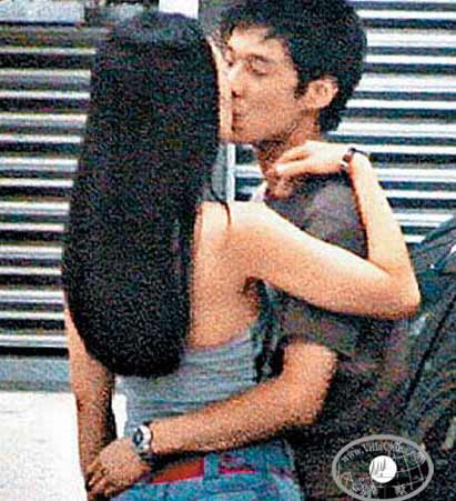  赵薇生女 入豪门拔头筹 四小花旦情路多波折-