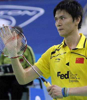 鲍春来的老婆_鲍春来年收入(2)