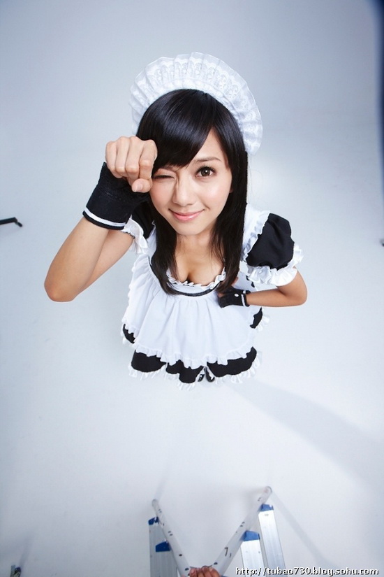 <em>豆花妹</em>经典女仆装+眼镜萌娘