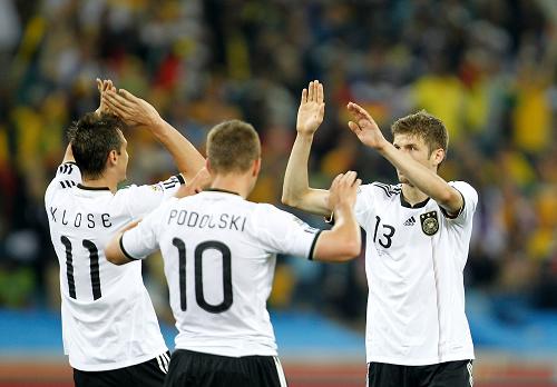 世界杯D组:德国4:0完胜澳大利亚 一展豪门风采