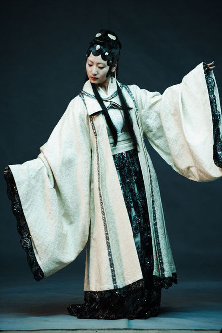 大宝钗(白冰饰)